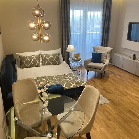 Tiffany Lux Apartment Требинє Екстер'єр фото