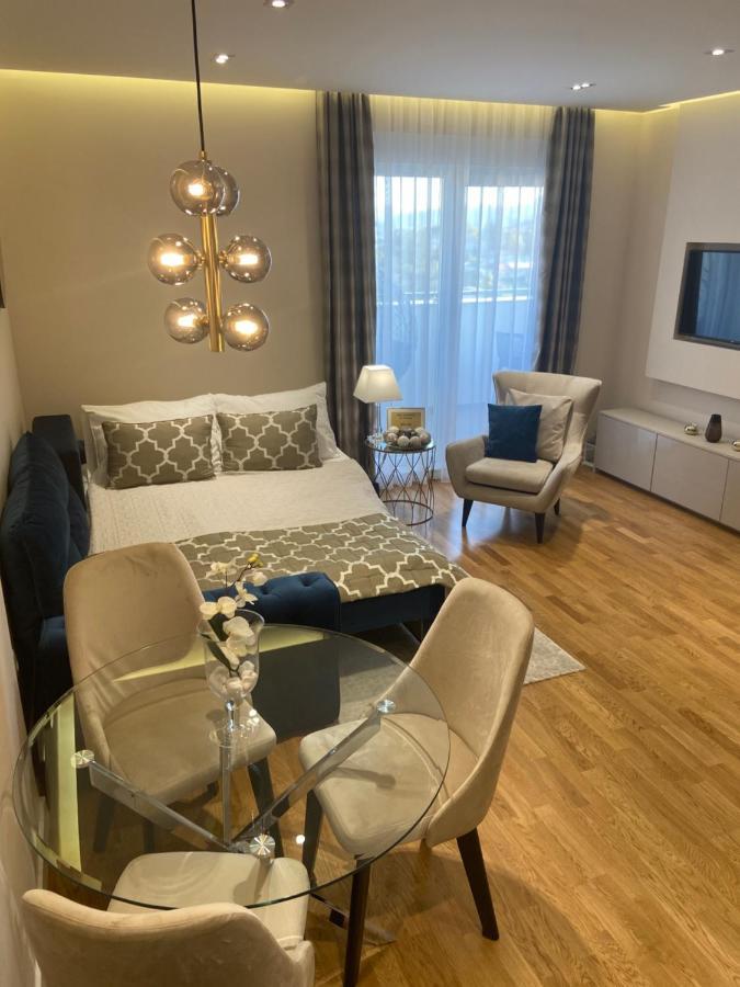 Tiffany Lux Apartment Требинє Екстер'єр фото