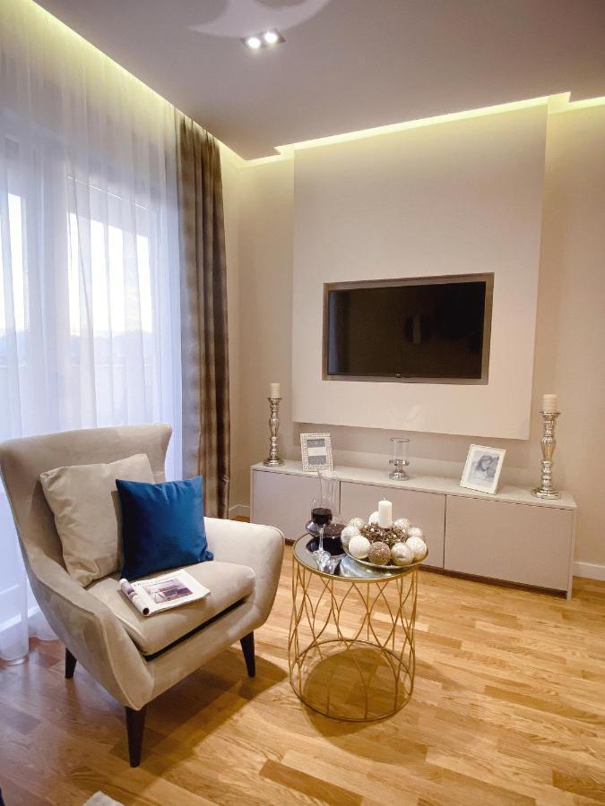 Tiffany Lux Apartment Требинє Екстер'єр фото