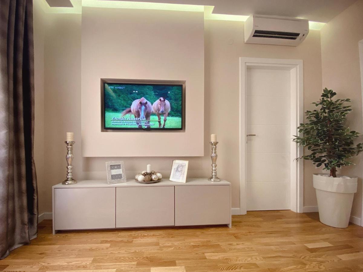 Tiffany Lux Apartment Требинє Екстер'єр фото